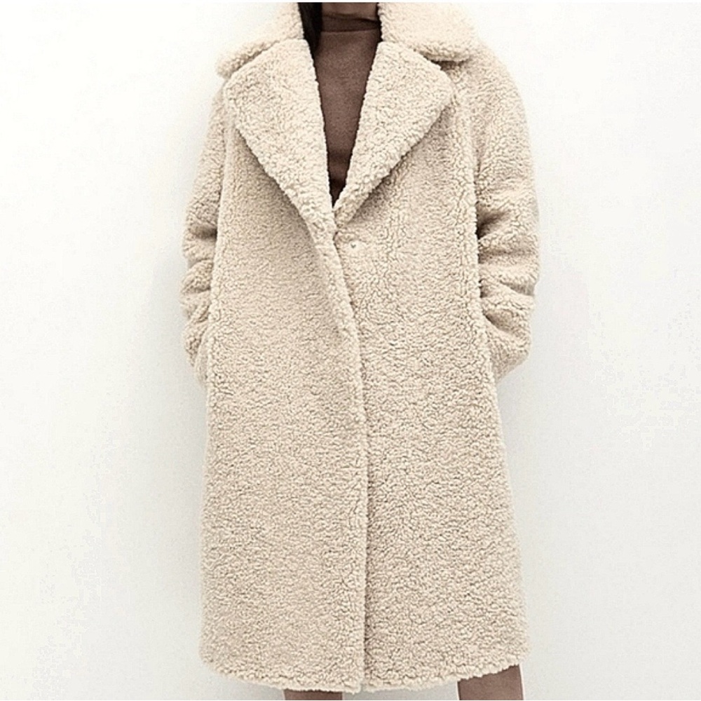 Abercrombie & Fitch Teddy Faux Fur Coat in Ivory Cream
size XL